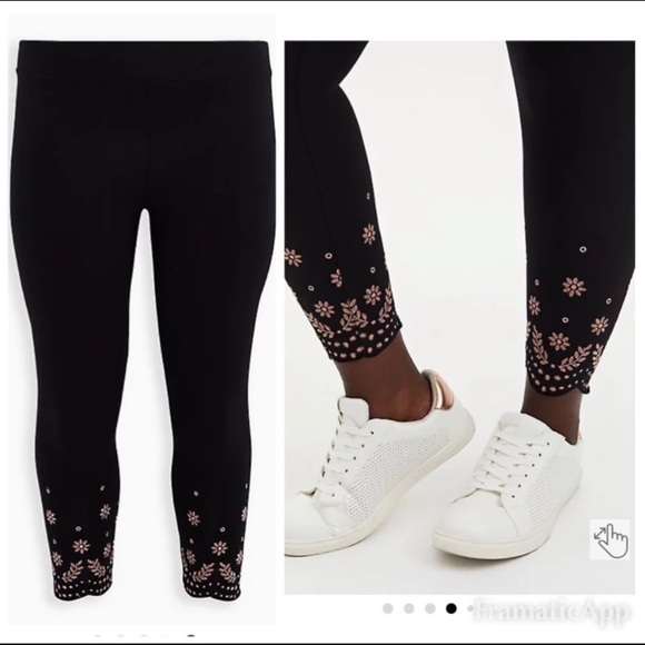 Torrid crop premium legging- scallop embroidery black size 2X - Picture 6 of 14